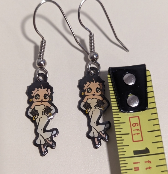 Vintage 1992 KFS Fleischer Studios Inc Betty Boop Dangle Drop Earrings - Picture 4 of 4